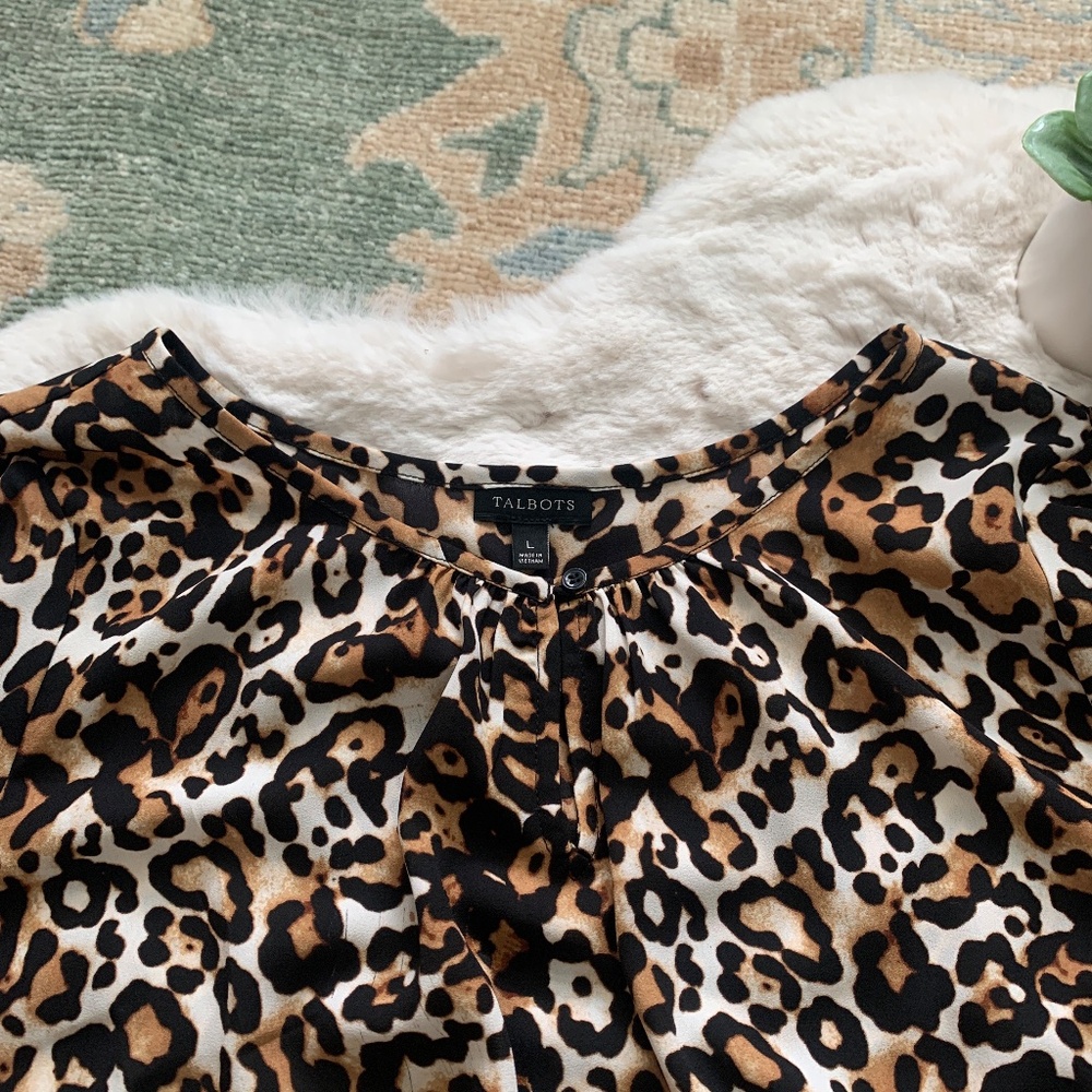 Talbots Leopard Print Short Sleeve Top- Size Large - image 4
